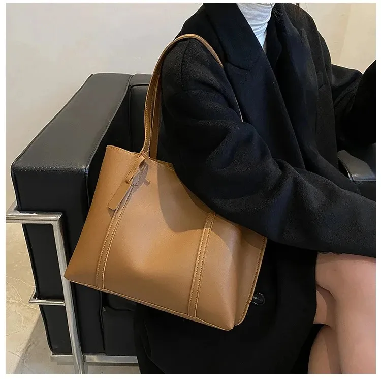 1PC black minimalist large capacity soft leather tote casual versatile shoulder bag 240822_voghion.com