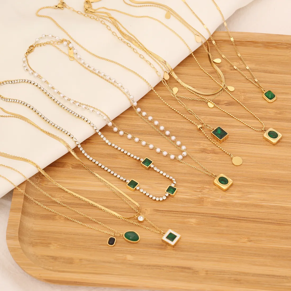 Anhänger Halsketten 2023 Modeschmuck Smaragd Halskette Perle Perlen geschichtet Edelstahl für Frauen_voghion.com