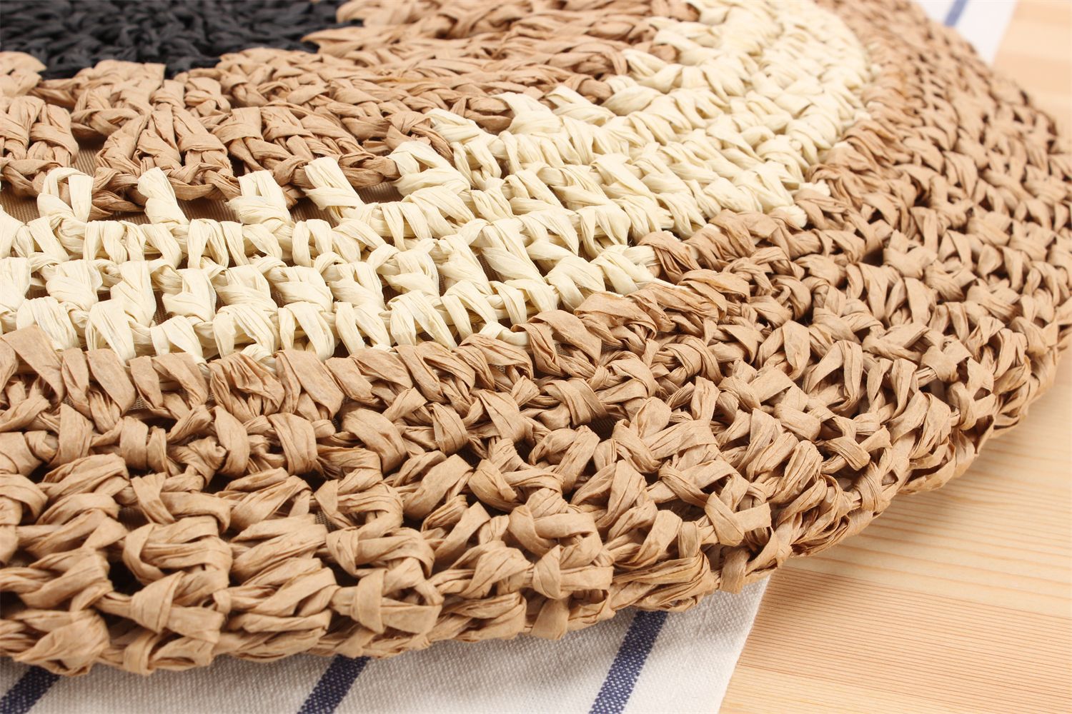 Simple round one-shoulder straw bag hollow hand-woven bag seaside beach fashion women's bag_voghion.com