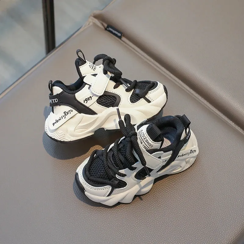 Childrens air mesh childrens casual sports color matching lace breathable boys and girls running shoes anti slip 240912_voghion.com