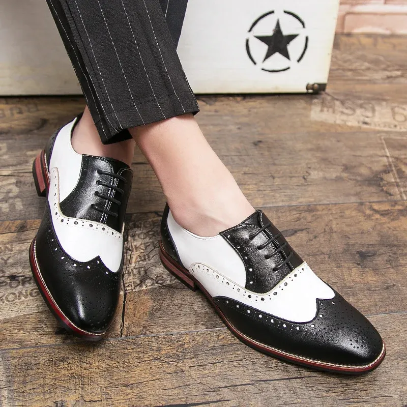 Chaussures de bal de promo en cuir pour hommes, mocassins à lacets, style richelieu, patchwork, noir et blanc_voghion.com