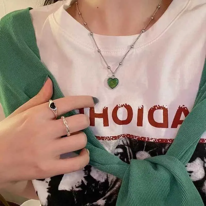 Halsketten Hitzefleck Emotion Monitor Herzförmiger Anhänger Farbwechsel mit Kaiserin Frauen Halskette Liebhaber JewelryL2404_voghion.com