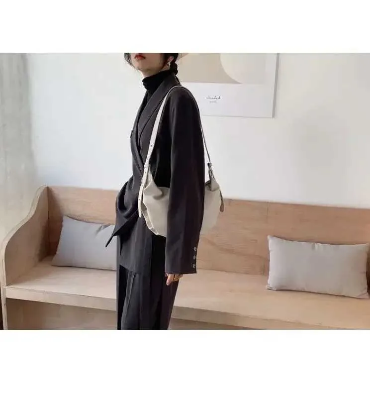 Borsa a tracolla alla moda con pieghe per donna in morbida pelle PU, borsa a tracolla firmata Dumpg Fashion Cloud, borsa Hobo BolsasC241103_voghion.com