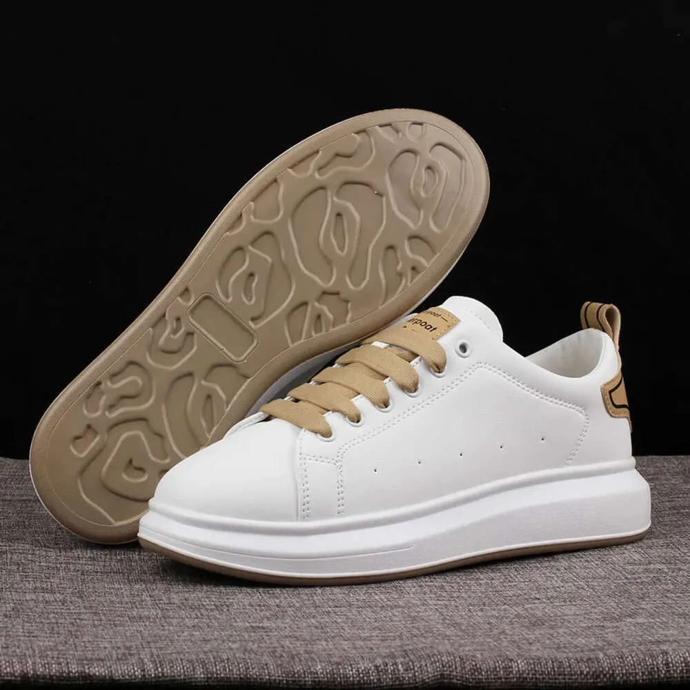 2023 Casual per uomo Uomo Running Traspirante Sport tavola Scarpe bianche Sneakers scarpe da tennis alla moda Calzature sportive_voghion.com