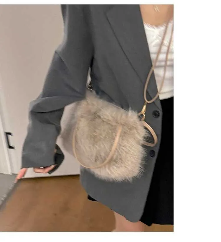 Damen Solid Plüsch Handtasche Fluffeg Weich Casual Kleng Satchelen Crossbody Taschen Grouss Kapazitéit Weiblech Versatile Messenger_voghion.com