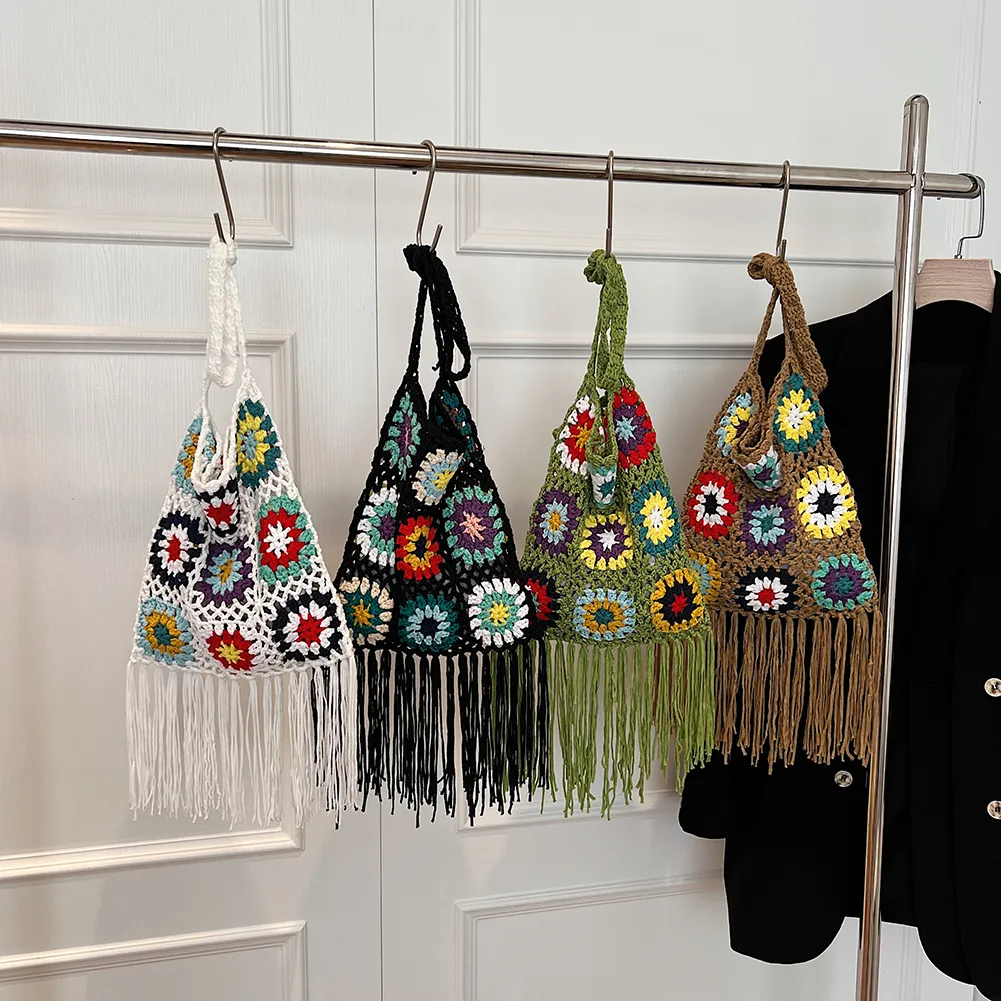 Borsa a tracolla da donna in maglia a traliccio con nappa, stile etnico, bohémien, morbida e traforata, intrecciata_voghion.com