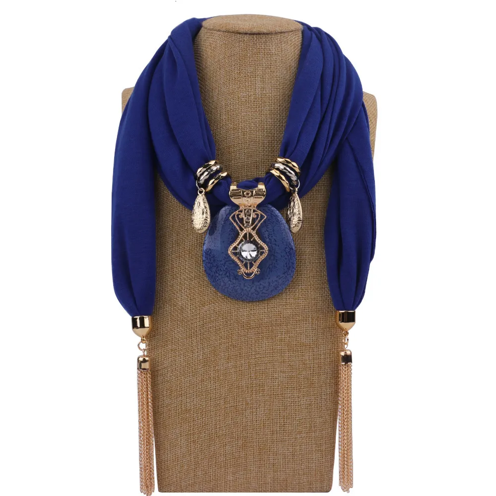 Large Horse Resin Jewelry Necklace Yiwu Pendant Solid Color Tassel Scarf_voghion.com
