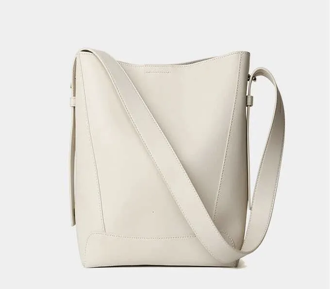 Gleicher Stil wie Blogger Leichtes Leder Eine Schultertasche Design Große Kapazität Rindsleder Damen Handtasche Street_voghion.com