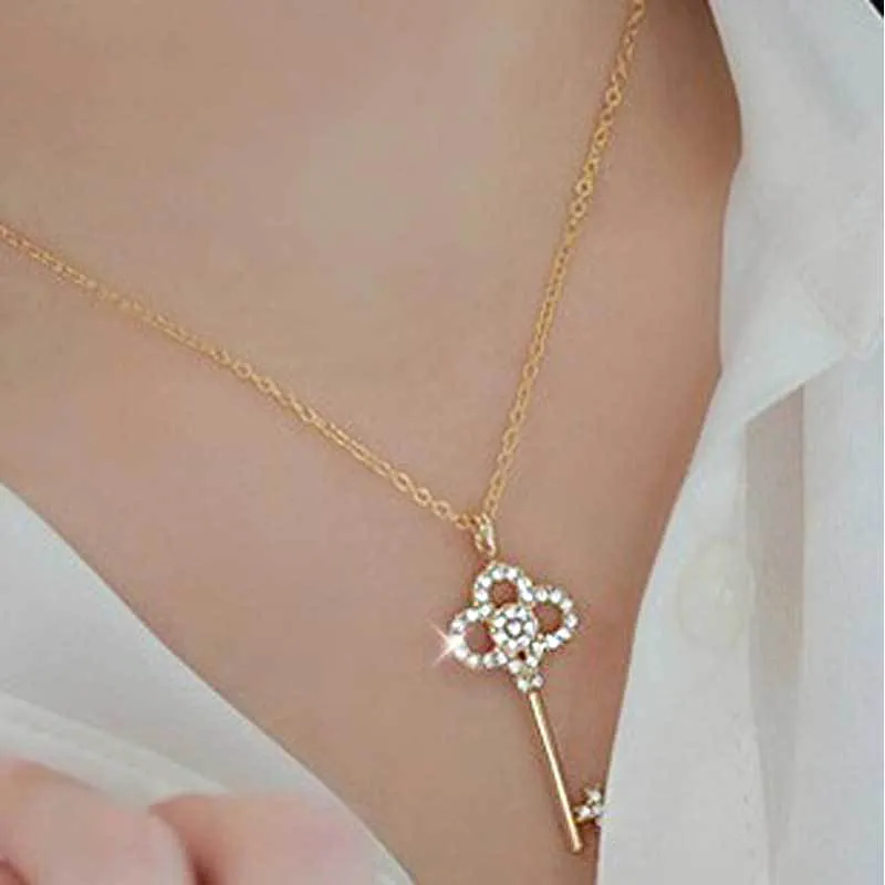 Collane con ciondolo Moda Creativa Collana con chiave per donne Affascinanti Signore Matrimonio Zircone Oro Catena clavicola Romantico_voghion.com