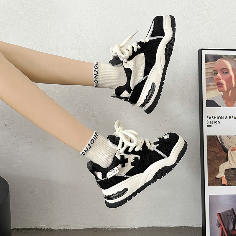 Small and niche cross stitching design, dad shoes, women's Instagram style, contrasting colors, trendy increase, thick_voghion.com