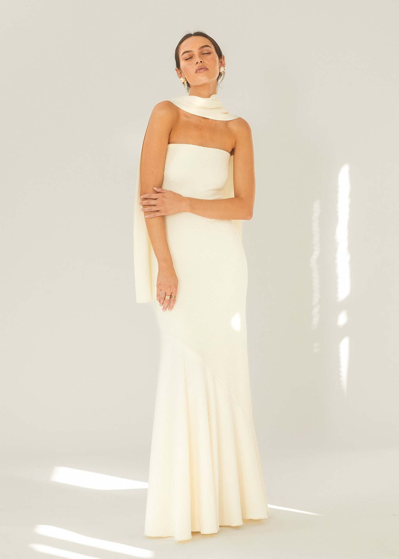 Women's skim-back fishtail pleated dress strapless line-neck skirt_voghion.com