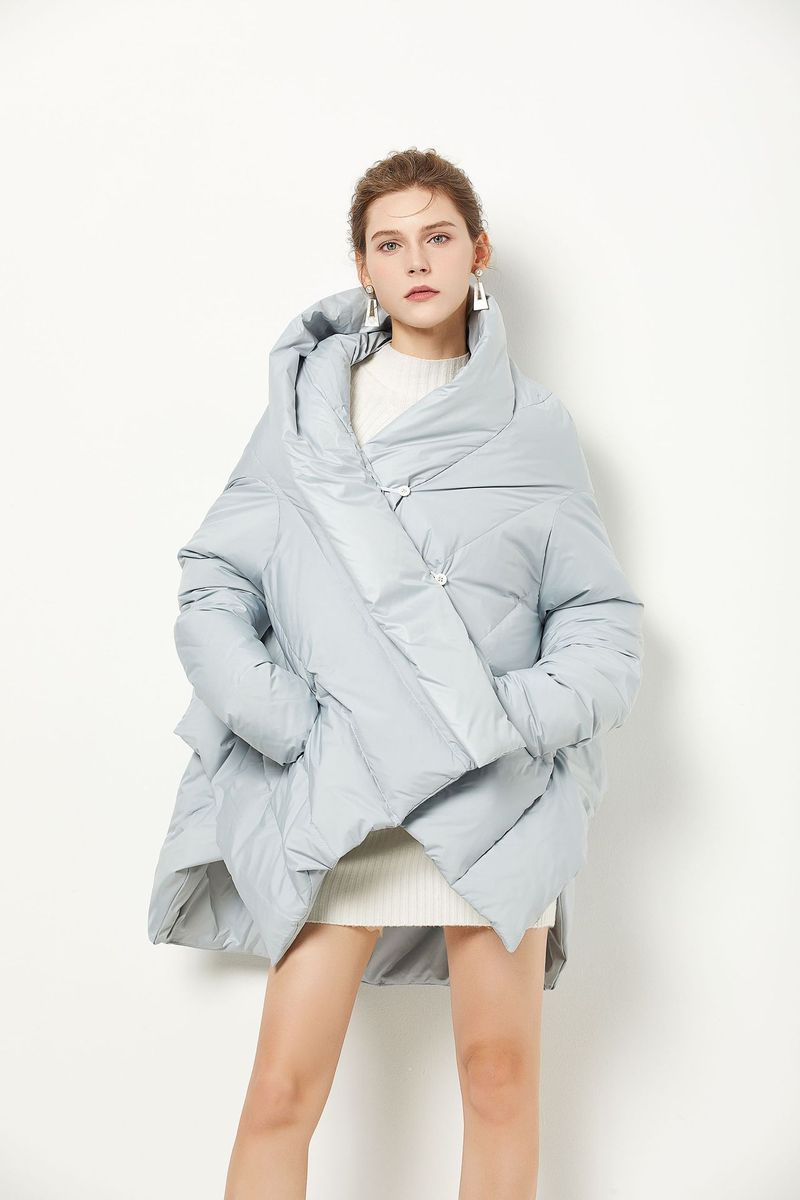 Piumino bianco da donna, scialle largo e spesso, di media lunghezza e taglie forti_voghion.com