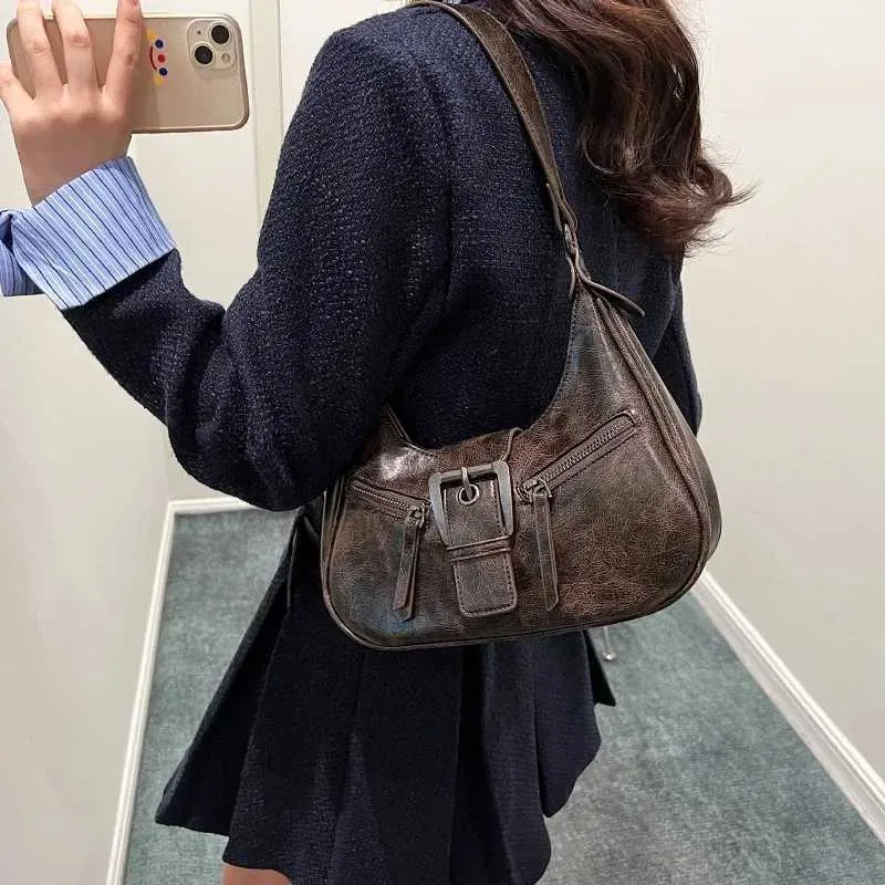 LEFTSIDE Retro Riemendesign PU Lieder Schëllertaschen fir Fraen 2024 Y2K Kleng Vintage Fraen Ënneraarm Crossbody Tasche_voghion.com