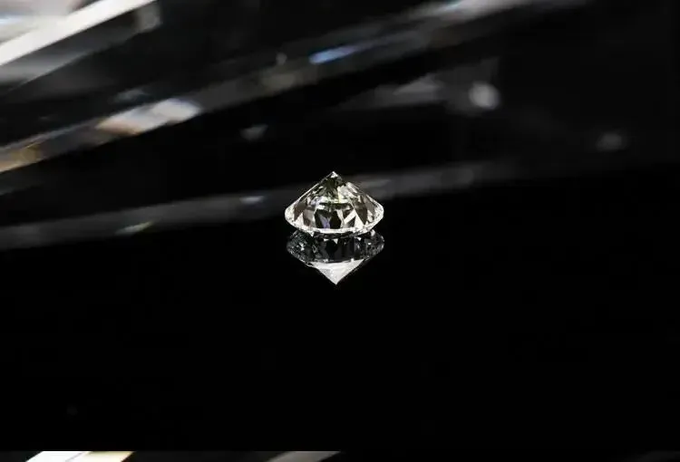 Massiv 14K Wäissgold AU585 Platin PT950 Ouerréng fir Fraen, Birnenfërmeg, laang Anhänger mat Temperament Ouerréng 240618_voghion.com
