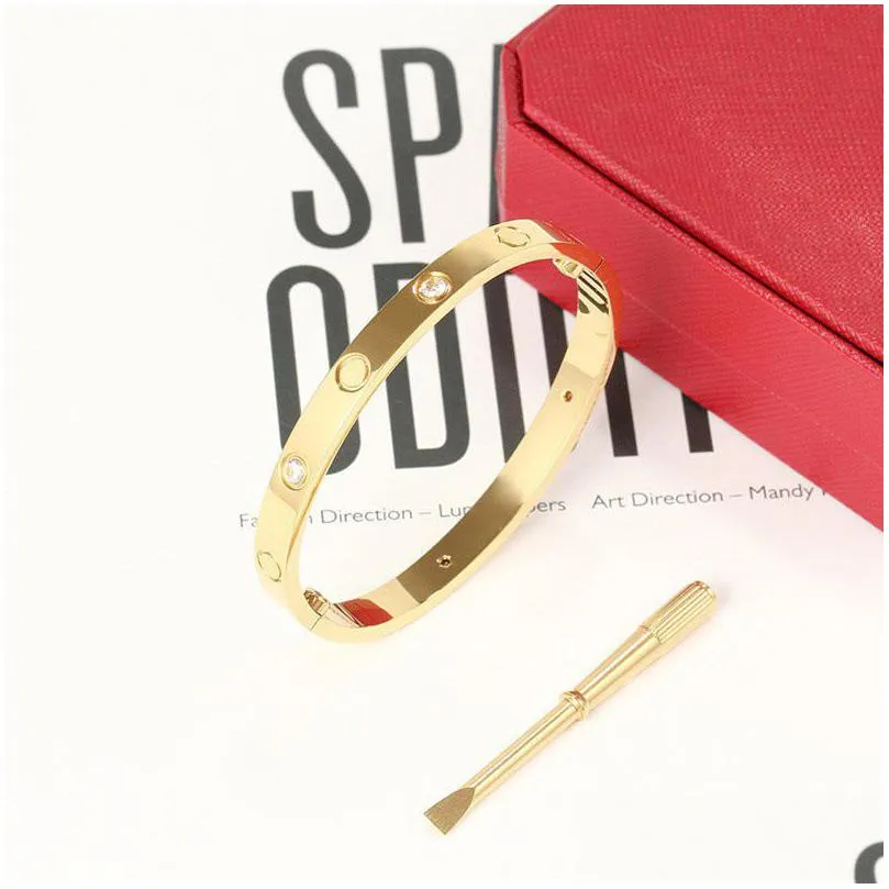 Braccialetto di alta qualità Cacciavite Amore Braccialetto Moda Unisex Braccialetto Polsino Acciaio Inossidabile Placcato Oro Gioielli Donna E_voghion.com