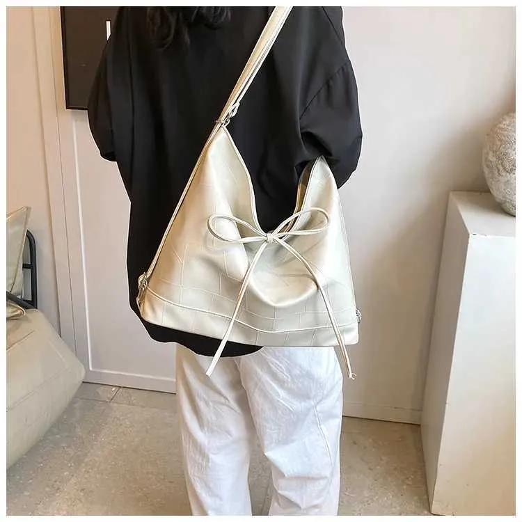 Versatile Women's Shoulder Bag And Handbag In Soft Pu Leather_voghion.com