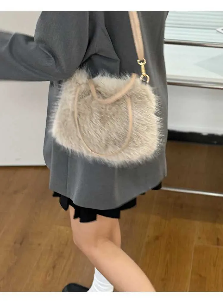 Damen Solid Plüsch Handtasche Fluffeg Weich Casual Kleng Satchelen Crossbody Taschen Grouss Kapazitéit Weiblech Versatile Messenger_voghion.com