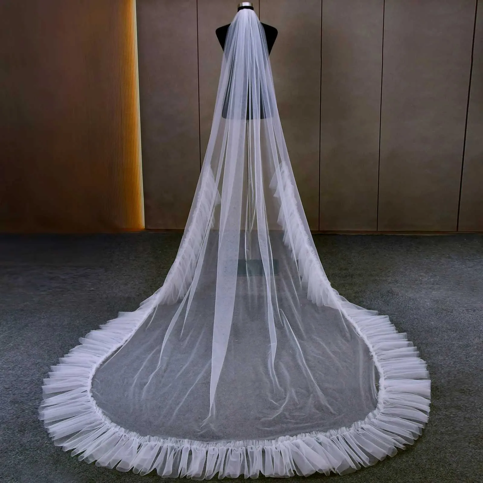 Long Cathedral Bridal Veil With Comb Pleated Romantic Wedding_voghion.com