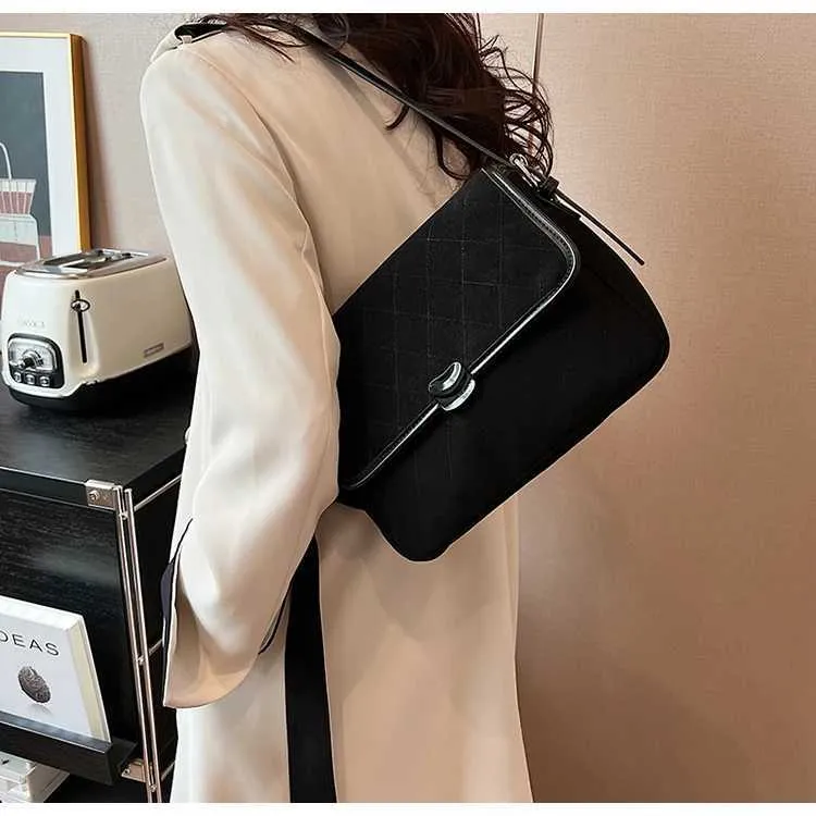 Vintage Suede Shoulder Bag For Women Large Capacity Satchel Bag_voghion.com