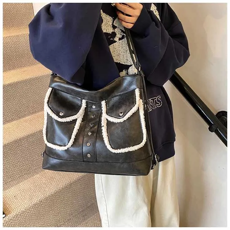 Sac à dos vintage en PU pour femme, sac à bandoulière carré en polaire d'agneau, grande capacité, fourre-tout décontracté pour les déplacements_voghion.com