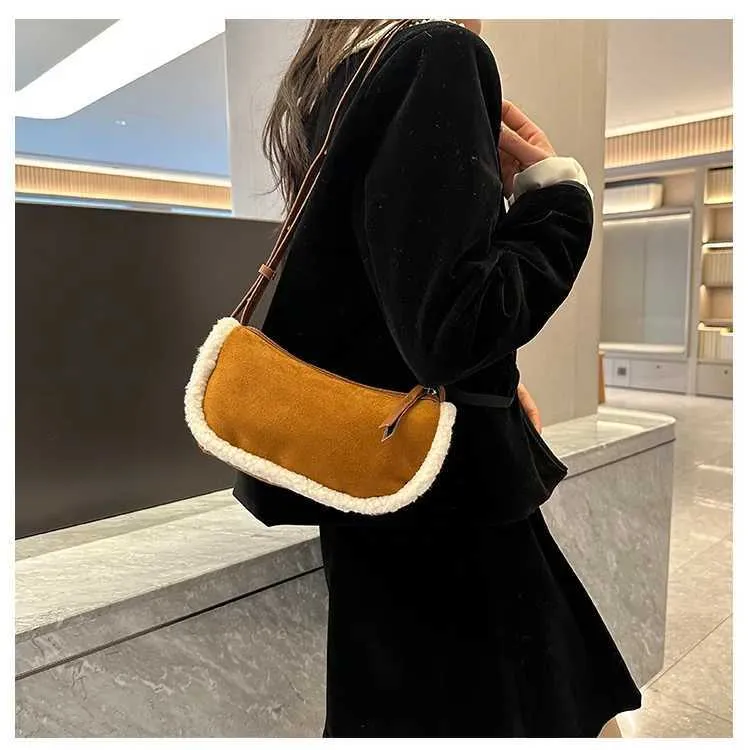 Women Retro Suede Crossbody Solid Patch Lamb Fleece Casual Shoulder Bags Female Commute All-match Messenger Pillow_voghion.com