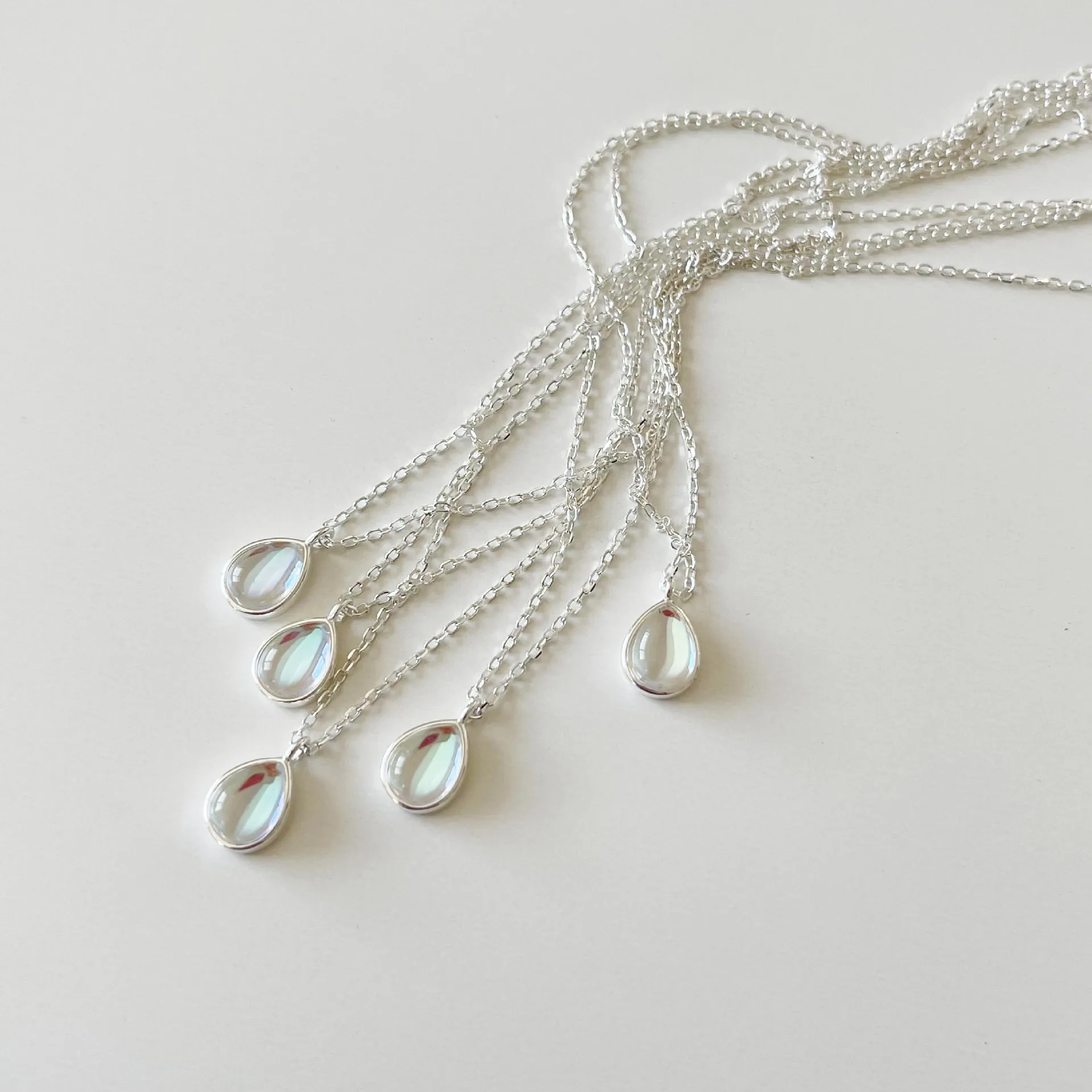 Chaînes Amaiyllis Sterling Sier Collier minimaliste en forme de goutte d'eau Personnalité simple Accessoires sauvages Bijoux_voghion.com