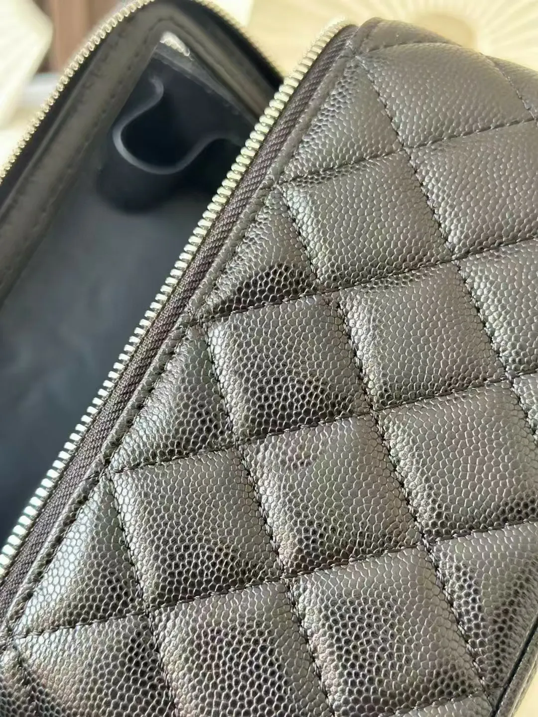 Top Quality Designer Cosmetic Kits Caviar Calfskin Leather Argyle Pattern Box Shoulder Enameled Hardware Zipper Chains_voghion.com