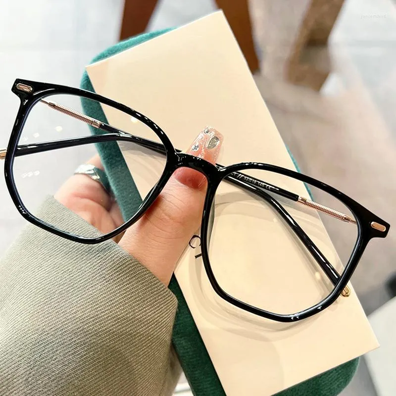 Óculos de sol retrô ultraleve TR90 anti-luz azul feminino fashion requintado marca casual armação de metal óculos planos_voghion.com