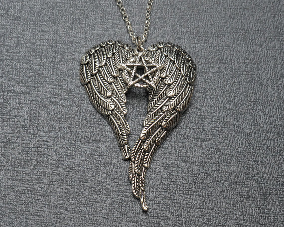 Collane vintage argento antico stella a cinque punte ali d'angelo di Castiglia collana pendente_voghion.com