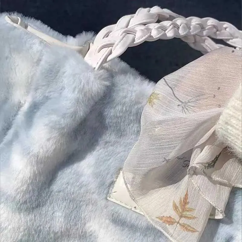 1pc large-capacity Fur Female Simple Commuter Shoulder Bag Niche Versatile PlushC241031_voghion.com