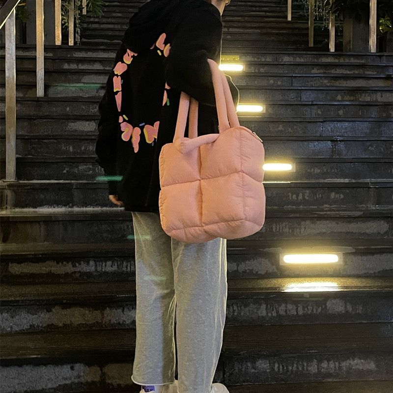 Designer Puffy Umhängetasche Damen Gesteppte Space Baumwolle Daunenfeder Gepolsterte Handtasche mit großer Kapazität_voghion.com