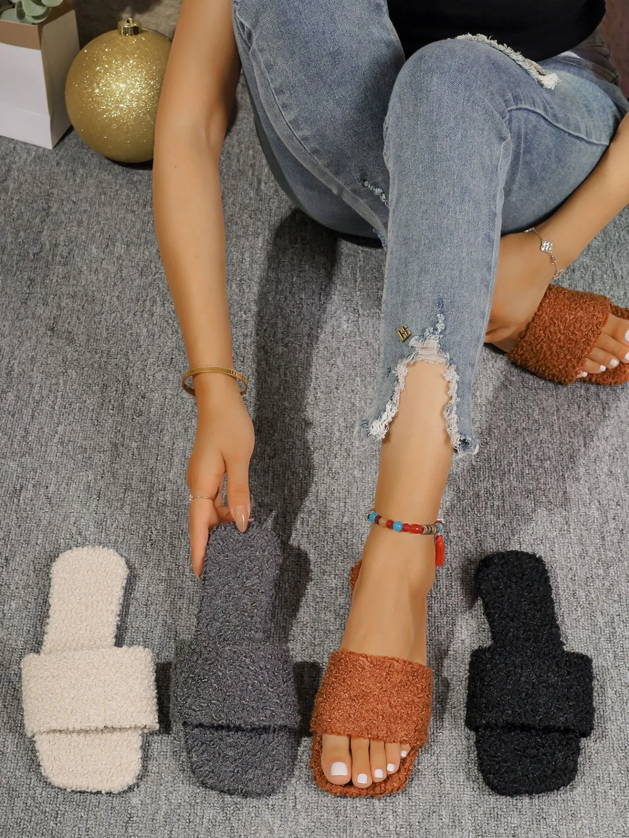 2024 Autumn/Winter New Large Women's Flat One Word Home Woolen Slippers_voghion.com