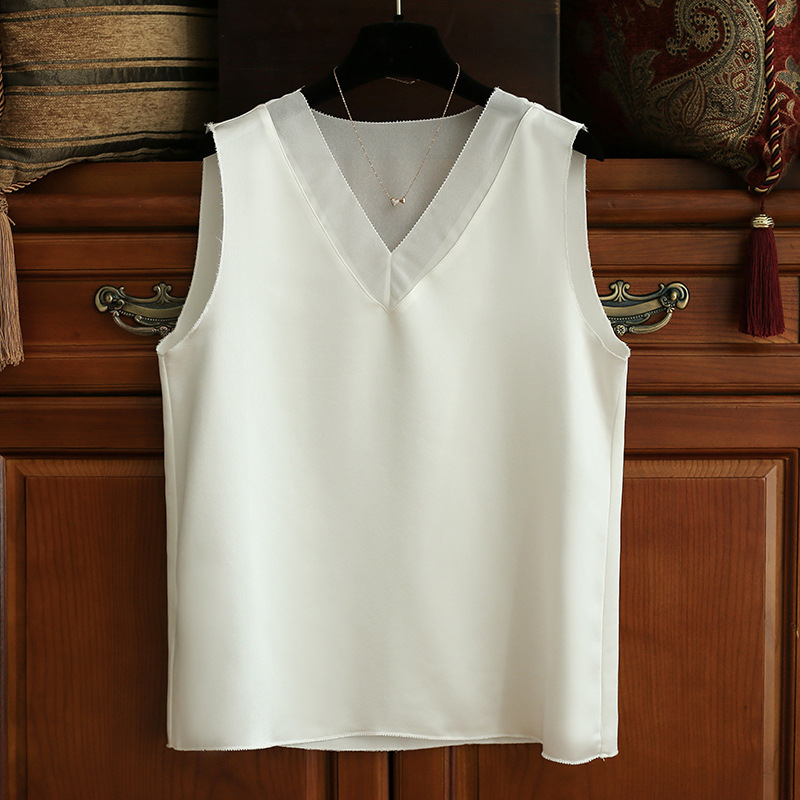 L'abbigliamento femminile in raso acetato è indossato da solo come gilet e come top per le donne._voghion.com