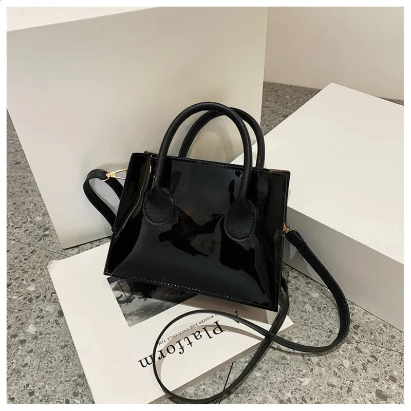 Mode PVC Zipfel Frauen Transparente Handtasche Dame Telefon Geldbörse Sommer Strand Klare Umhängetaschen 240826_voghion.com