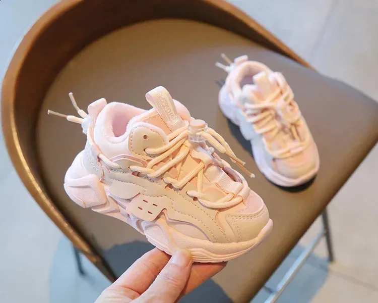 2024 Moda Peluche Corto e Grasso Impermeabile Ragazzi Comode Ragazze Corsa Antiscivolo Bambini Scarpe Sportive 240912_voghion.com
