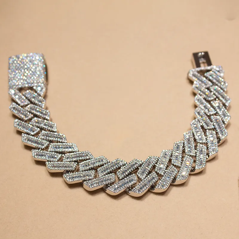 Bracciale cuban link in moissanite iced out per uomo in argento_voghion.com