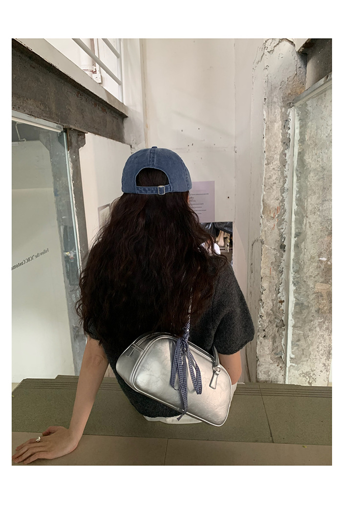 2024 Estate coreana Nuovo design di nicchia Borsa da donna portatile in stile balletto Tendenza moda Borsa versatile in argento con tracolla singola_voghion.com