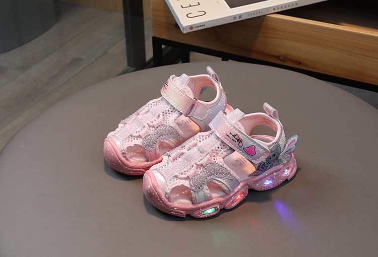 Sandales d'été pour filles, antidérapantes, lumineuses, Style princesse, dessin animé, chaussures de plage mignonnes à Velcro, nouvelle collection 2023_voghion.com