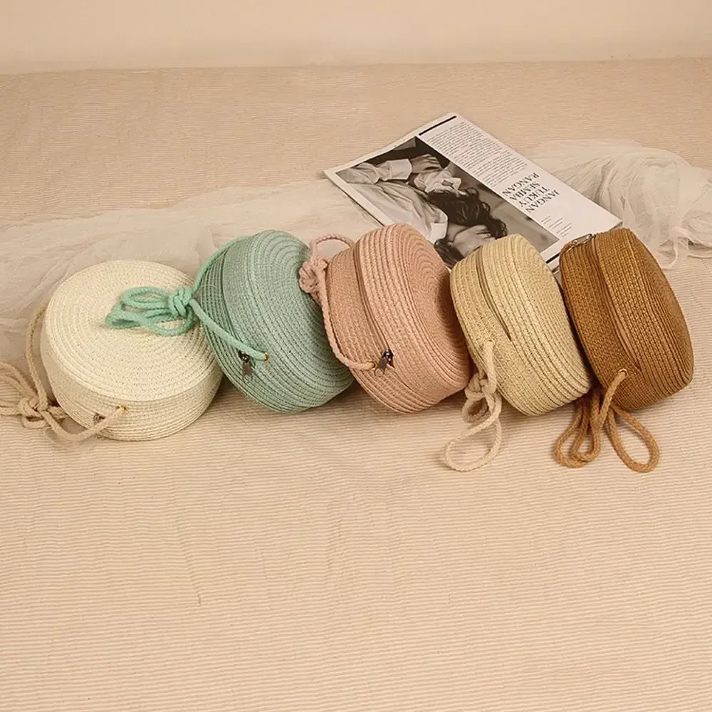 Borsa da spiaggia in paglia intrecciata a mano, realizzata a mano in rattan, realizzata a mano in maglia color caramella, da donna_voghion.com