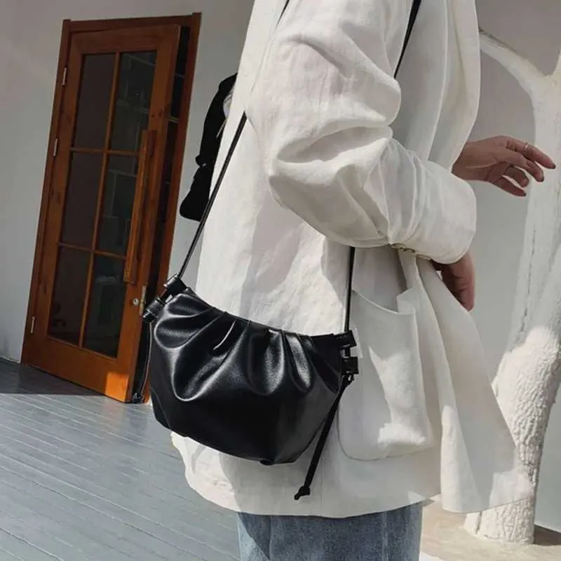 Premium Women's Messenger Crossbody Cloud Bag Niche Style_voghion.com
