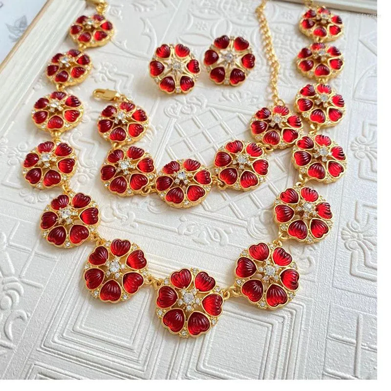 Kolye Kolyeler Kıdemli Nişan Düğün Takıları Parlak Renkli Çiçek CZ Gelin Takı Seti Kadınlar İçin Kolye Ve_voghion.com