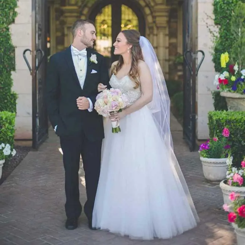 Velo da sposa lungo in tulle con illusione morbida, lunghezza cattedrale, con pettine, elegante e classico da sposa._voghion.com