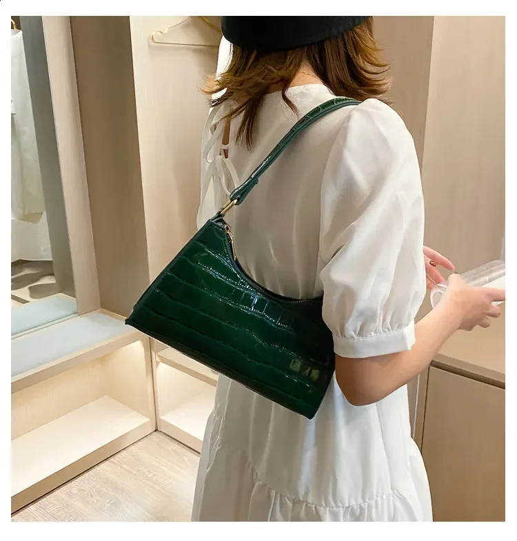 Fashion Exquisite Shopping Bag Retro Casual Tote Shoulder Bags Female Leather Solid Color Chain Handbag for Women 241120_voghion.com