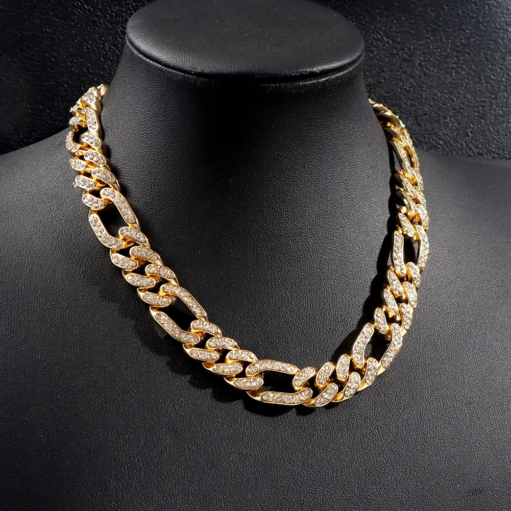 Colar choker cuban link iced out para mulher cor dourada com strass_voghion.com