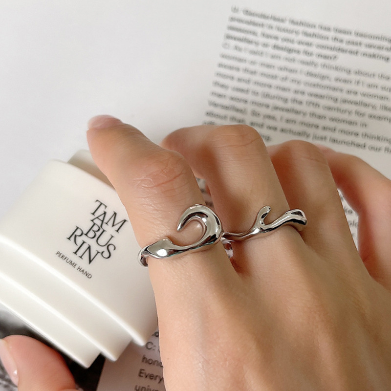 Instagram-Nische: Geometrische unregelmäßige Mode im französischen Auslandsstil für Frauen mit einem coolen und minimalistischen Ring zum Öffnen der Kurve_voghion.com