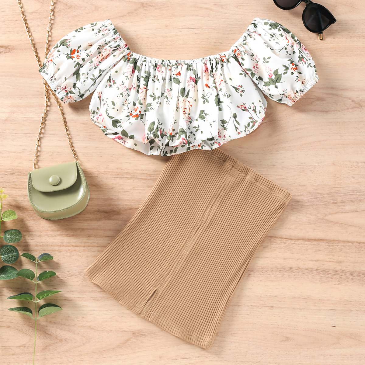 Mother&Kids Girls floral line shoulder top + slit slit hip skirt set_voghion.com
