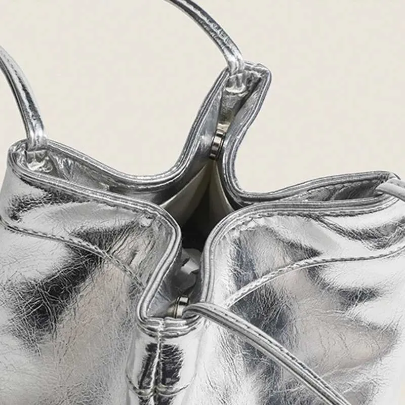 Borsa a spalla e borsa a mano da donna elegante e alla moda_voghion.com