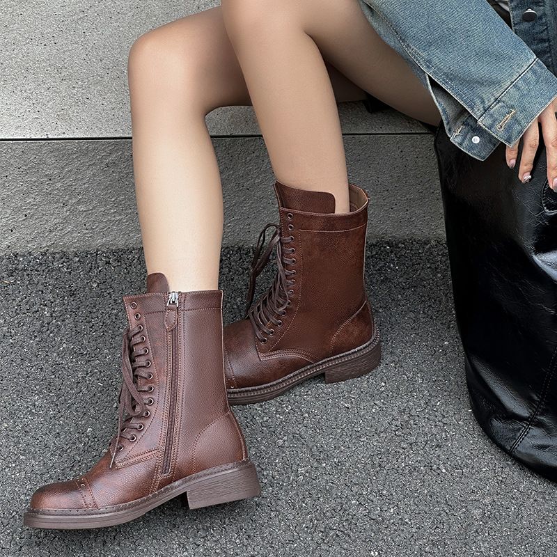Botas curtas femininas estilo passarela de couro europeu marrom Martin com cadarço britânico Maillard com solado macio Western Denim_voghion.com