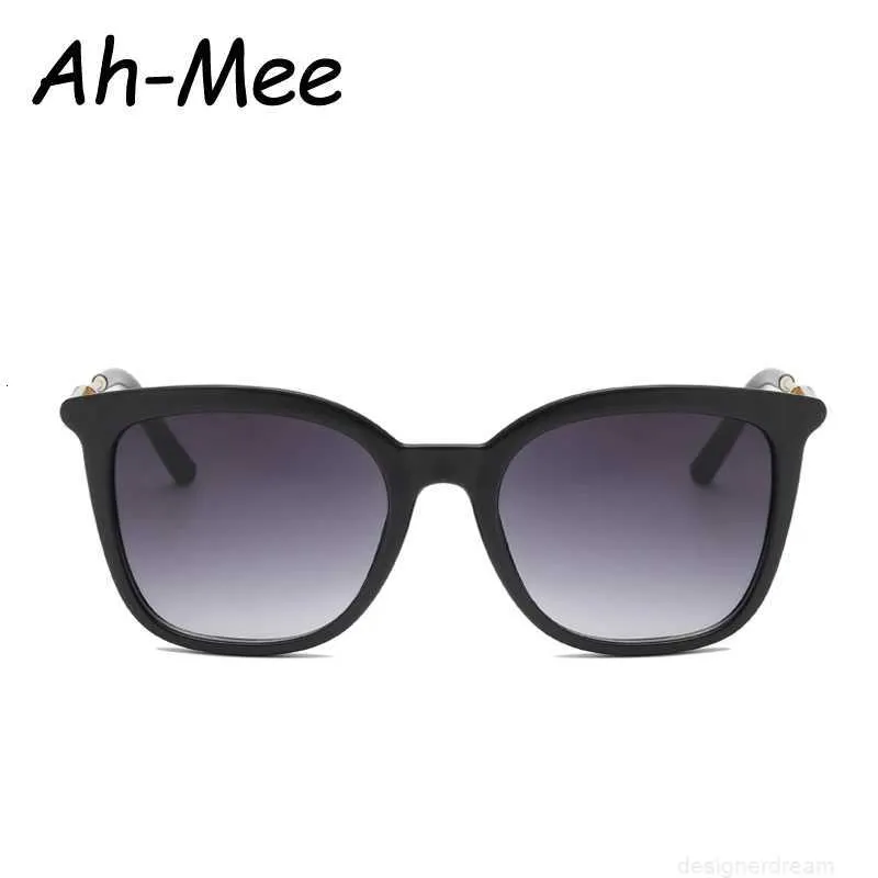 Classic Square Sunglasses For Women And Men With Alloy Frame_voghion.com