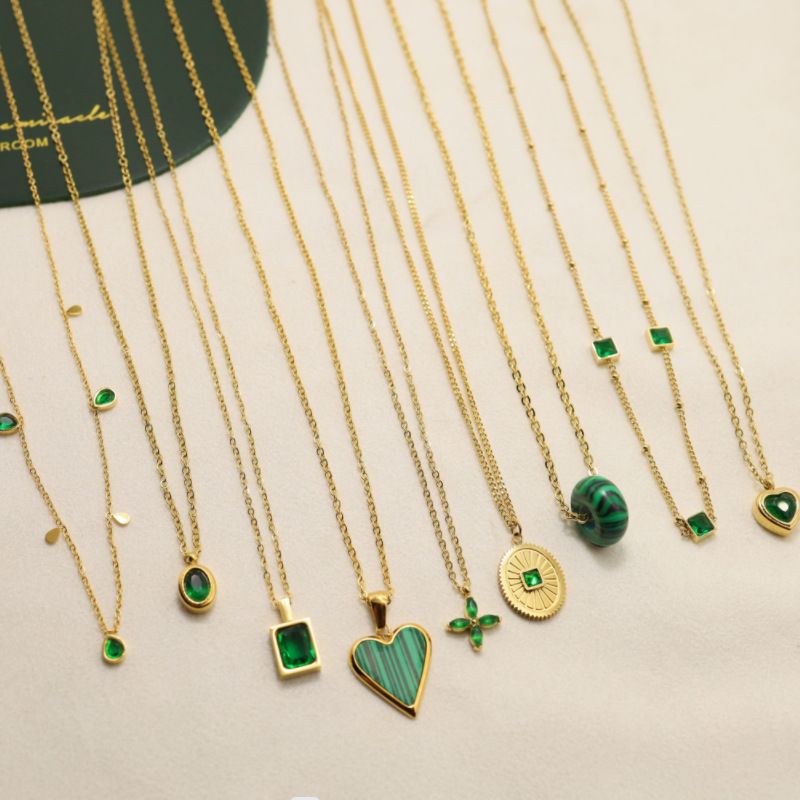 Collana in titanio smeraldo da donna Ins Fashion semplice versatile in acciaio inossidabile verde zirconia blocco osso_voghion.com